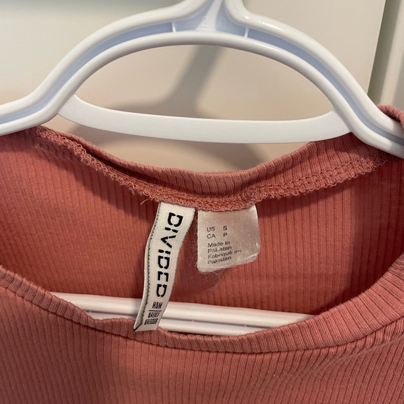 Divided pink crop top - Picture 2 of 2